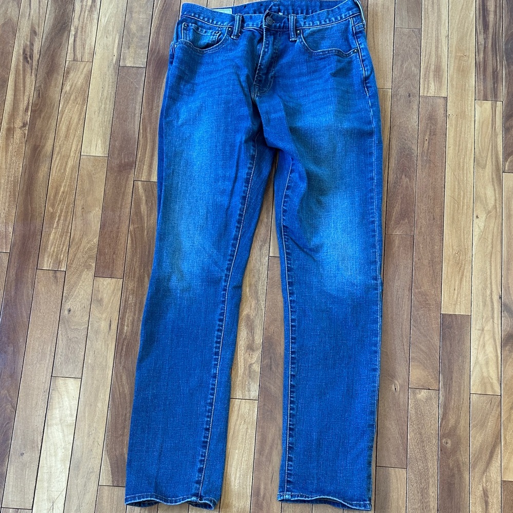 GAP Men's Deep Blue Straight Jeans